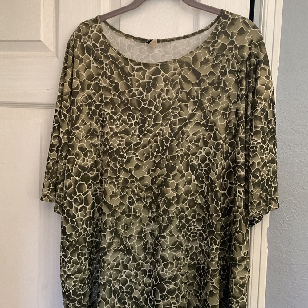 Made in USA Beautiful animal print top versatile